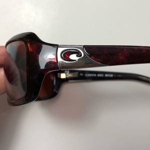 HOST PICK Costa Del Mar Sunglasses with hard case